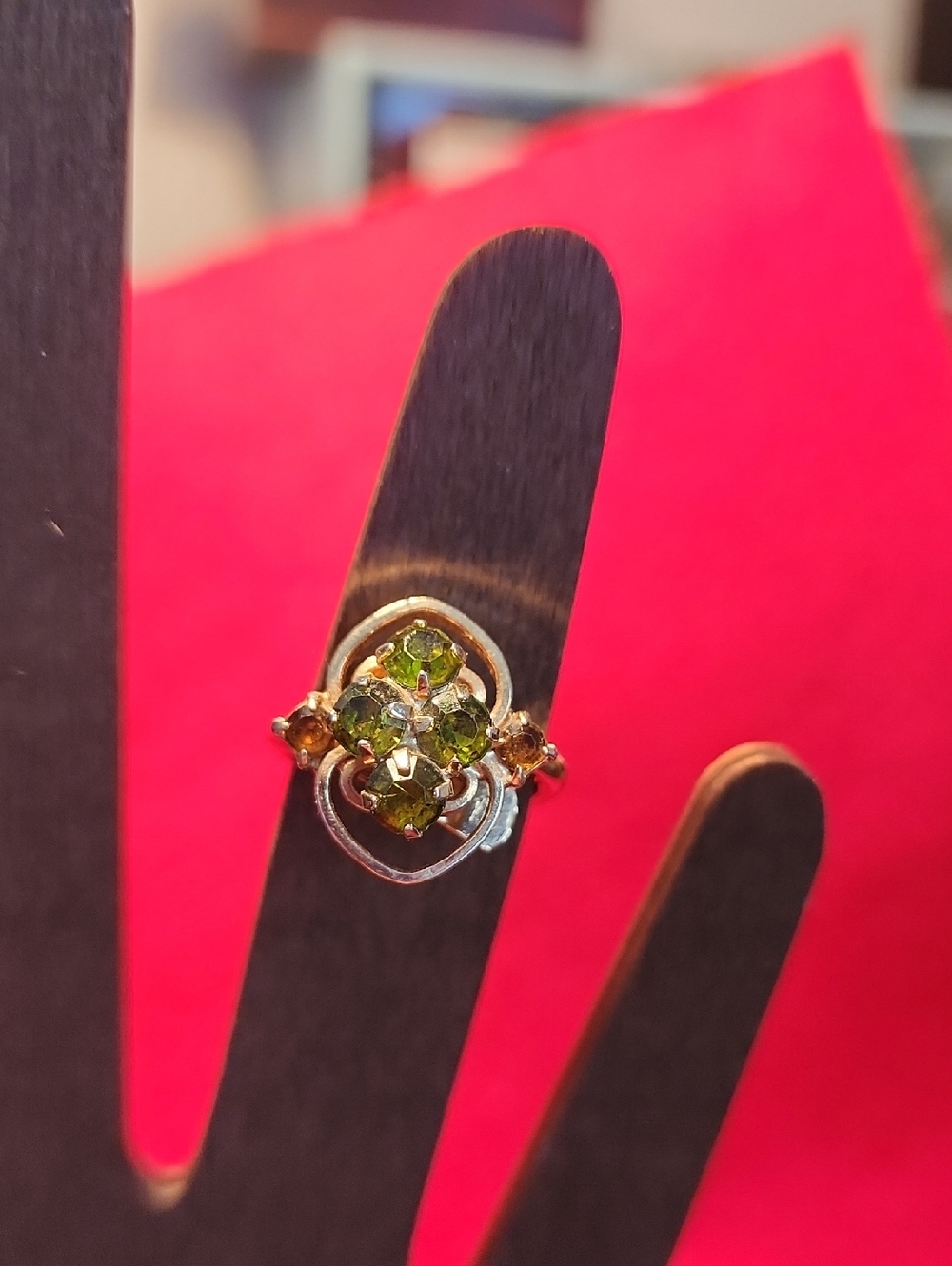 Vintage Sarah Coventry Gold Tone Green Peridot Cluster Ring